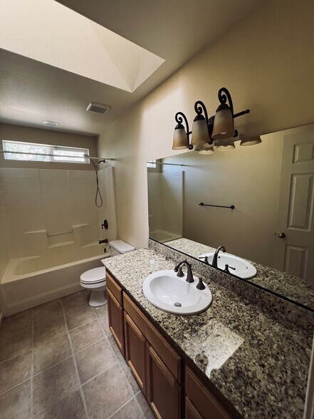 More Photos Of 5109 Smith Rd, Mariposa Office For Sale