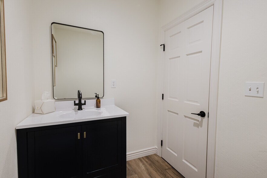 More Photos Of 7425-7495 E Peakview Ave, Centennial Office For Lease