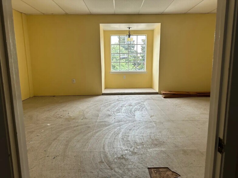 More Photos Of 1320 Veterans Memorial Blvd, Metairie Freestanding For Sale
