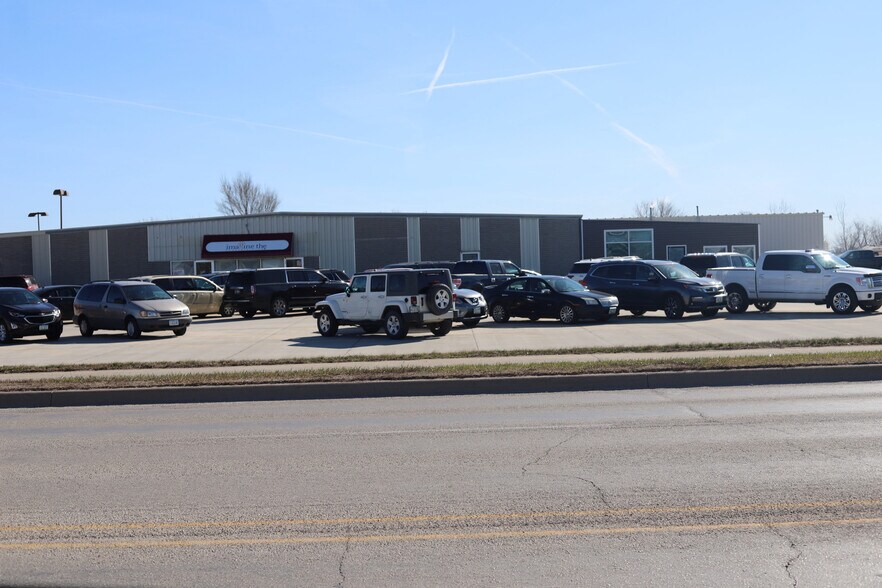 More Photos Of 1607 Lake Ave, Storm Lake Medical For Sale