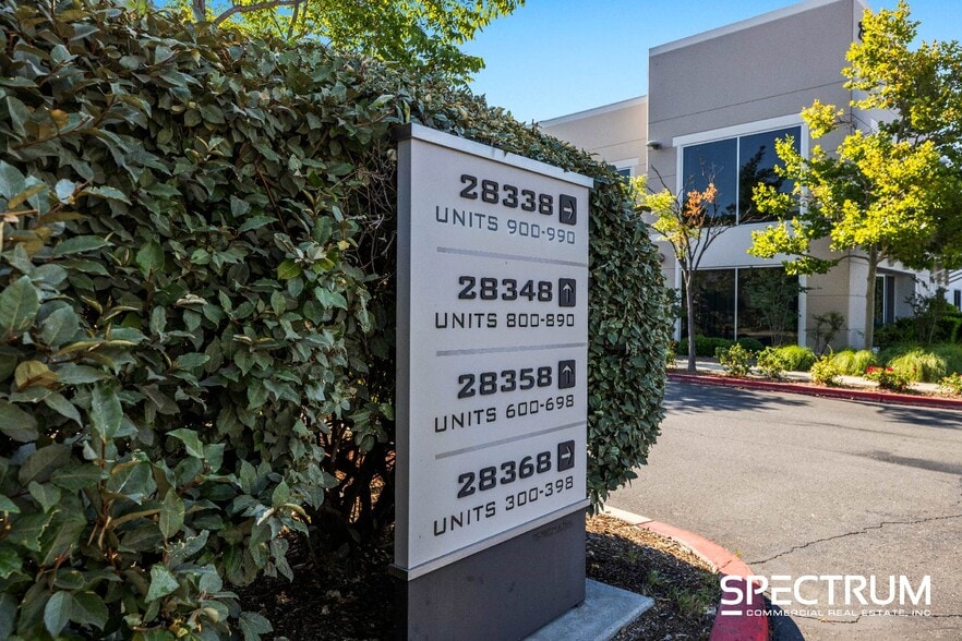More Photos Of 28348 Constellation Rd, Valencia Warehouse For Lease
