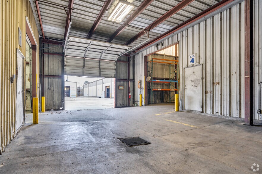 More Photos Of 1305 W Jackson Ave, Pasadena Manufacturing For Sale