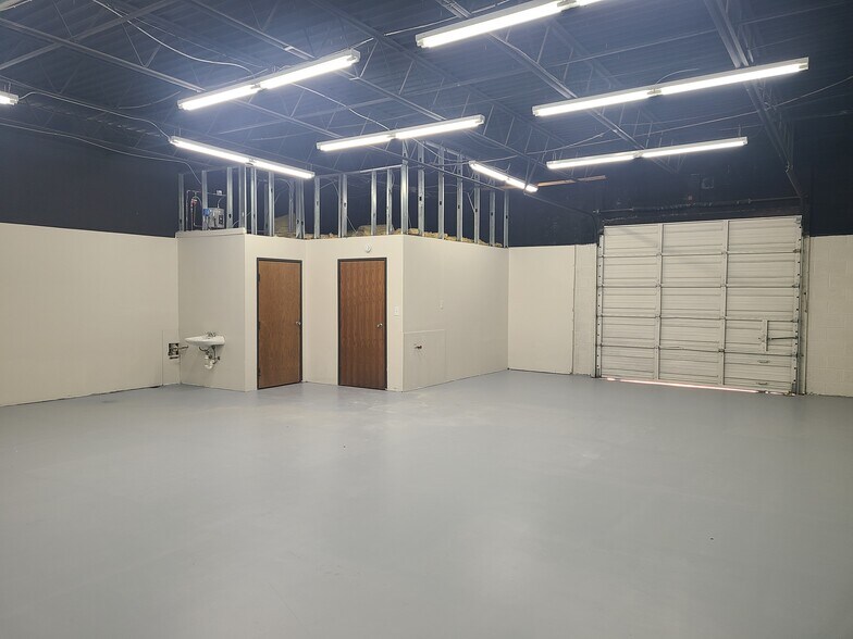 Primary Photo Of 5663 S Mingo Rd, Tulsa Light Manufacturing For Lease