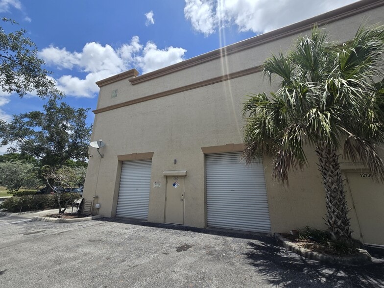 More Photos Of 12140 Wiles Rd, Coral Springs Light Manufacturing For Sale