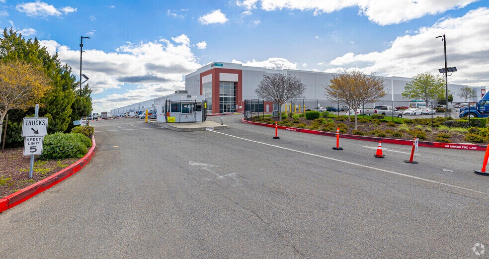More Photos Of 4647 Logistics Dr, Stockton Distribution For Lease