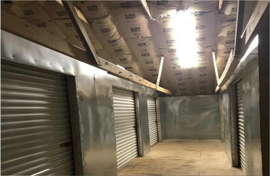 More Photos Of 8406 S Archer Ave, Willow Springs Freestanding For Lease