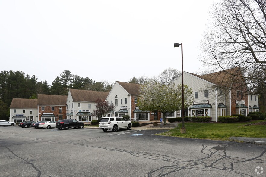 More Photos Of 31 Schoosett St, Pembroke Office For Lease