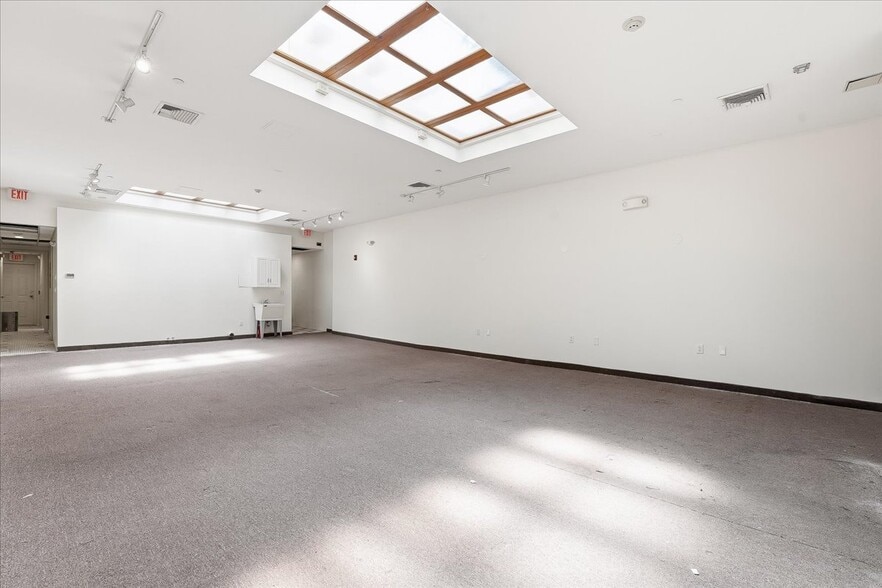 More Photos Of 113 Brunswick St, Jersey City Storefront Retail Residential For Lease
