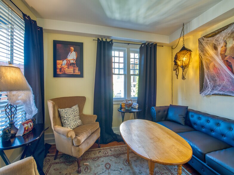 More Photos Of 553 W Main St, Sylva Restaurant For Lease