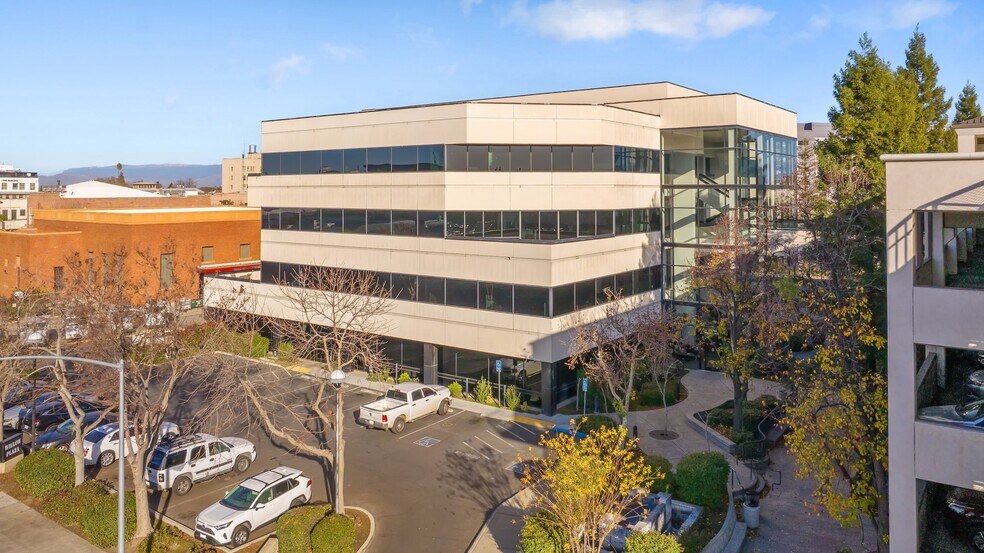 More Photos Of 100 Willow Plz, Visalia Medical For Sale