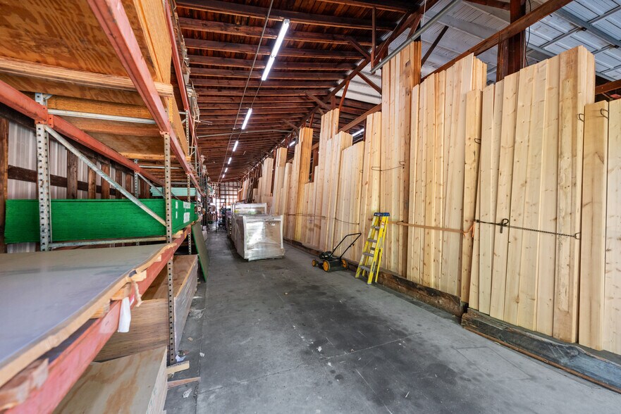 More Photos Of 61 Vine St, Gallipolis Storefront For Sale