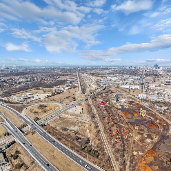 More Photos Of 2714 Dougall Ave, Windsor Land For Sale