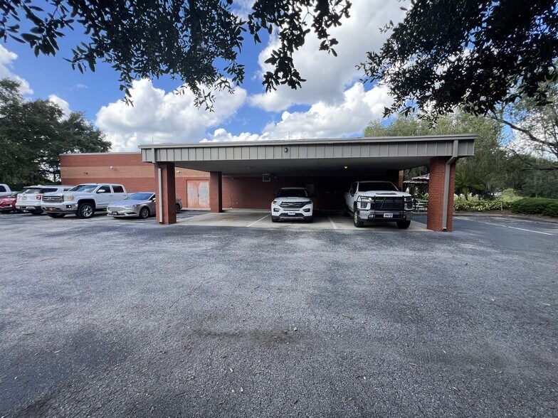 More Photos Of 702 Tillman Pl, Plant City Medical For Sale