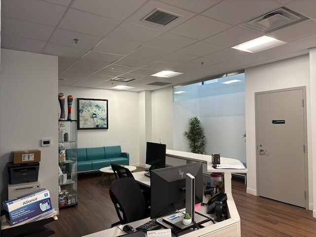More Photos Of 150 Main St W, Hamilton Apartments For Lease