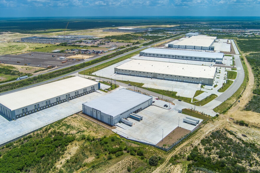 More Photos Of 119 Man United St., Laredo Warehouse For Sale