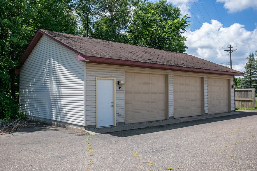 More Photos Of 16015 NE Central Ave, Ham Lake Office For Sale
