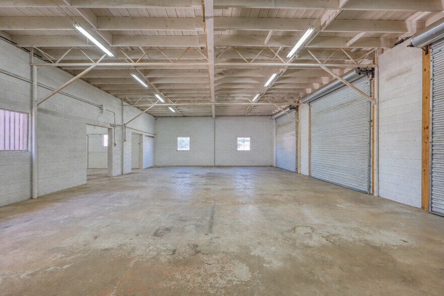 More Photos Of 2810 W Highway 1431, Kingsland Flex For Sale