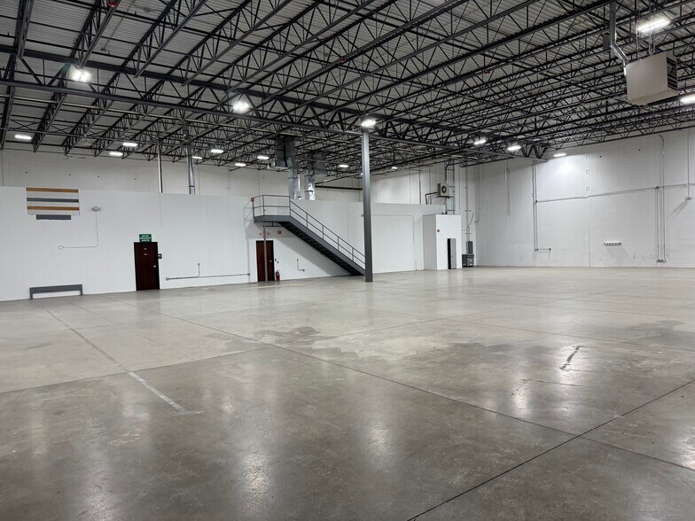 More Photos Of 1605 Rock Creek Blvd, Joliet Distribution For Lease