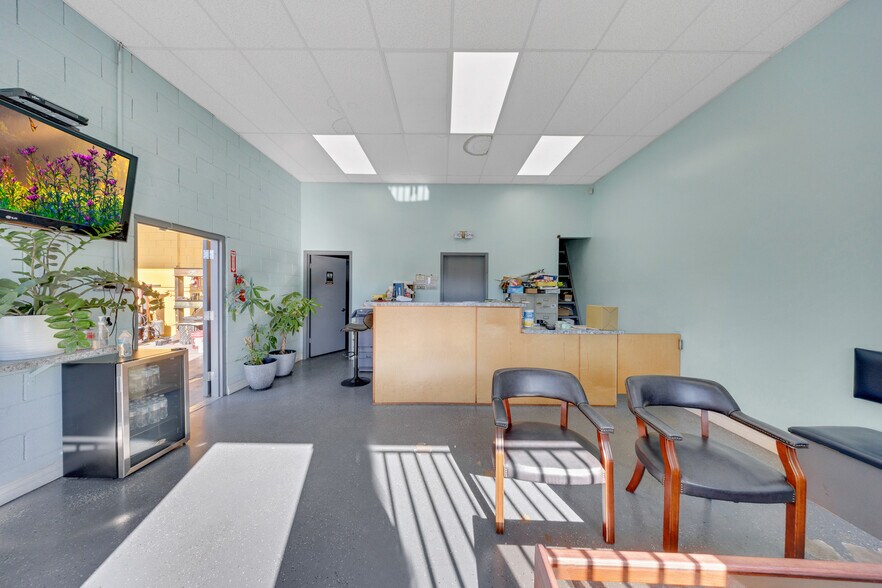More Photos Of 4401 Beverly Blvd, Los Angeles Auto Repair For Sale