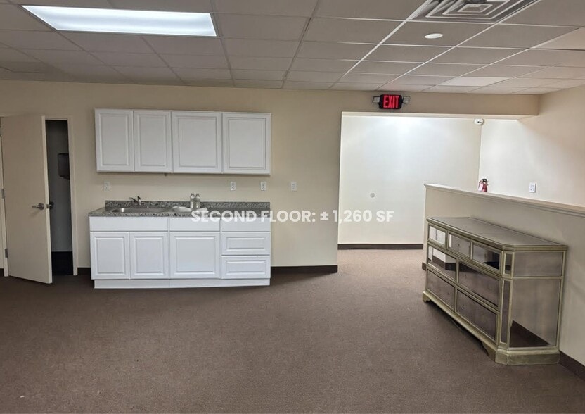 More Photos Of 660 Tonnele Ave, Jersey City Showroom For Sale