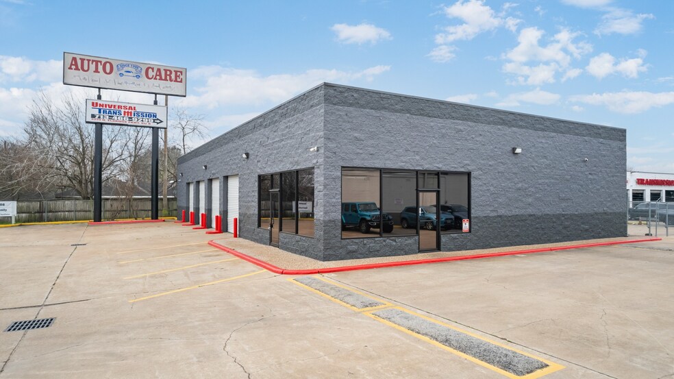Primary Photo Of 6259 N Eldridge Pky, Houston Auto Repair For Sale