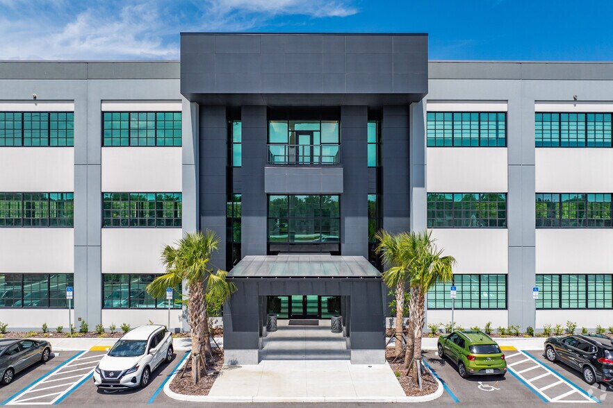 More Photos Of 17907 Aprile Dr, Land O' Lakes Office For Lease