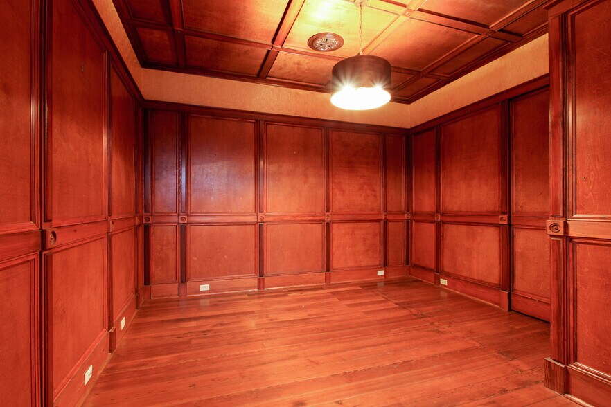 More Photos Of 8500 Oak St, New Orleans Storefront Retail Office For Sale