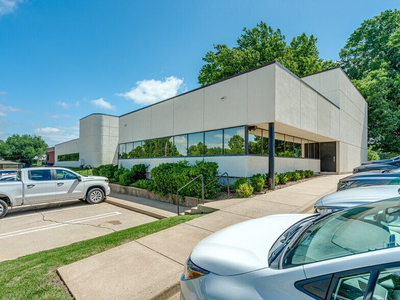 More Photos Of 4520 S Harvard Ave, Tulsa Medical For Sale
