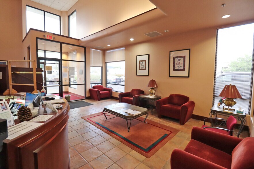 More Photos Of 4211 W 11th Ave, Eugene Freestanding For Lease