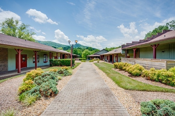 More Photos Of 2700 S Roan St, Johnson City Medical For Lease