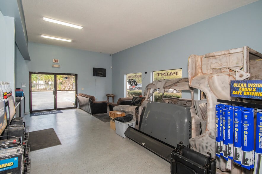More Photos Of 982 E Hartshorn Ln, Holder Auto Repair For Sale