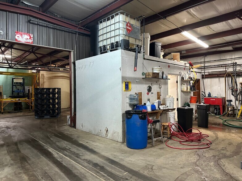 More Photos Of 160 S Locust St, Chebanse Distribution For Sale