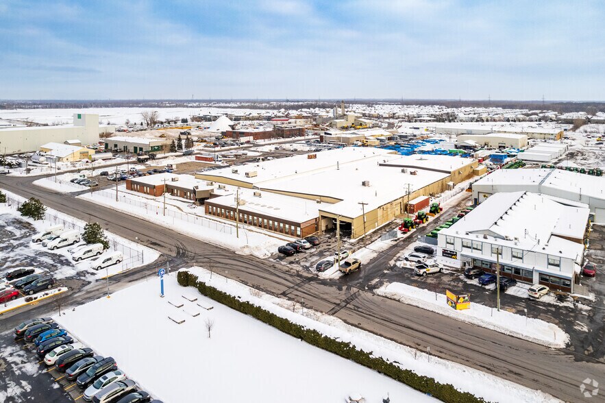 More Photos Of 1265-1325 Rue Industrielle, La Prairie Warehouse For Lease