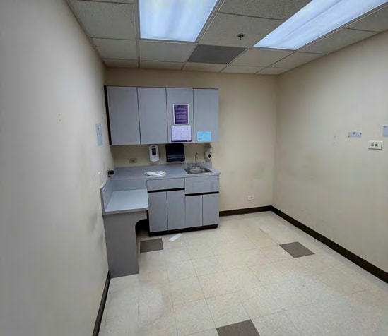 More Photos Of 511-515 Thornhill Dr, Carol Stream Medical For Sale