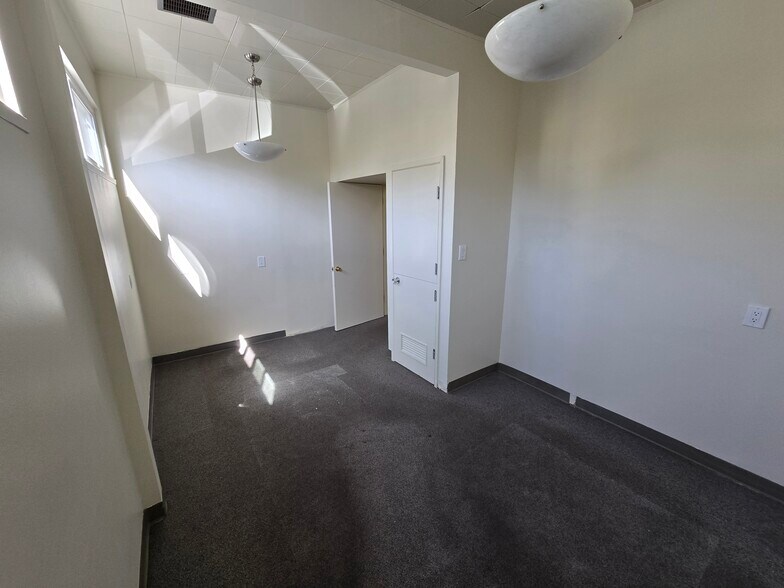 More Photos Of 190 W 25th Ave, San Mateo Storefront Retail Office For Lease