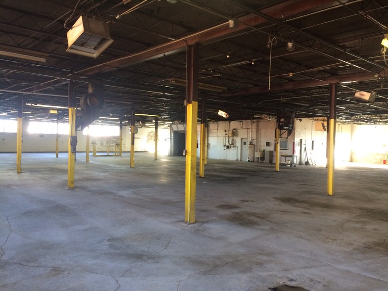 More Photos Of 12 W Interstate Rd, Addison Warehouse For Sale