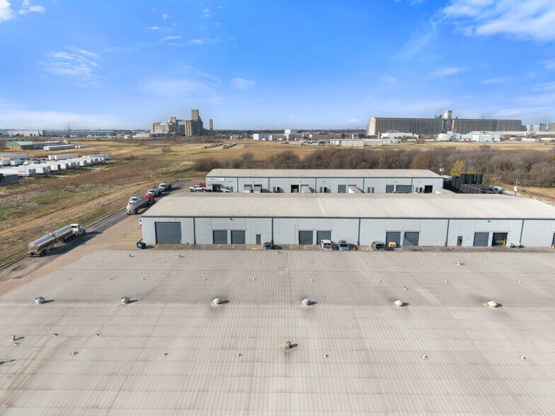 More Photos Of 812-814 Blue Mound Rd, Saginaw Warehouse For Lease
