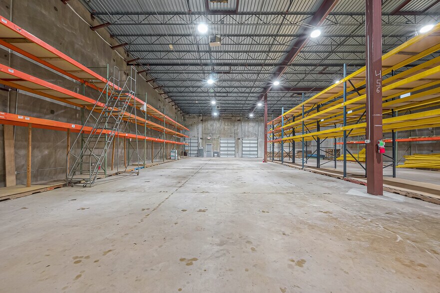 More Photos Of 11820 S Sam Houston Pkwy W, Houston Warehouse For Lease