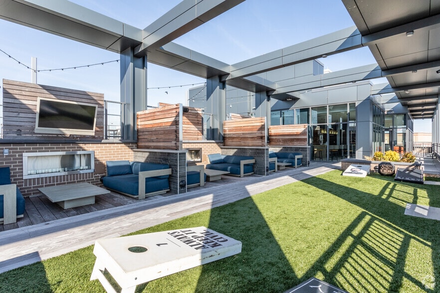 More Photos Of 1008 N Glebe Rd, Arlington Apartments For Lease