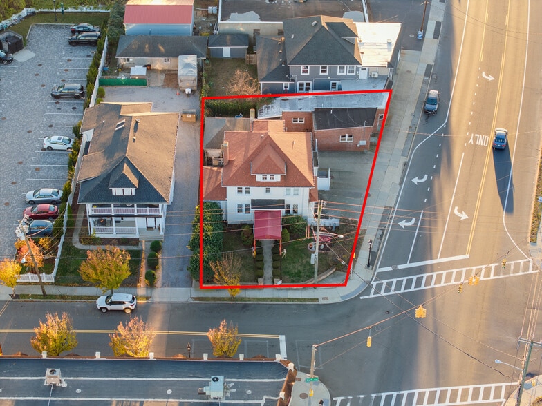 More Photos Of 70 Park Ave, Bay Shore Multifamily For Sale