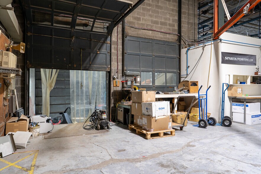 More Photos Of 9246 St Boivin, Montréal Manufacturing For Sale