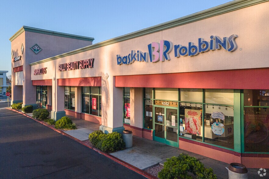 More Photos Of 4516-4550 Atlantic Ave, Long Beach Unknown For Lease