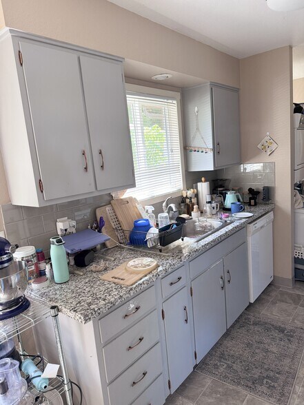 More Photos Of 3313 E 17th St, Vancouver Apartments For Sale