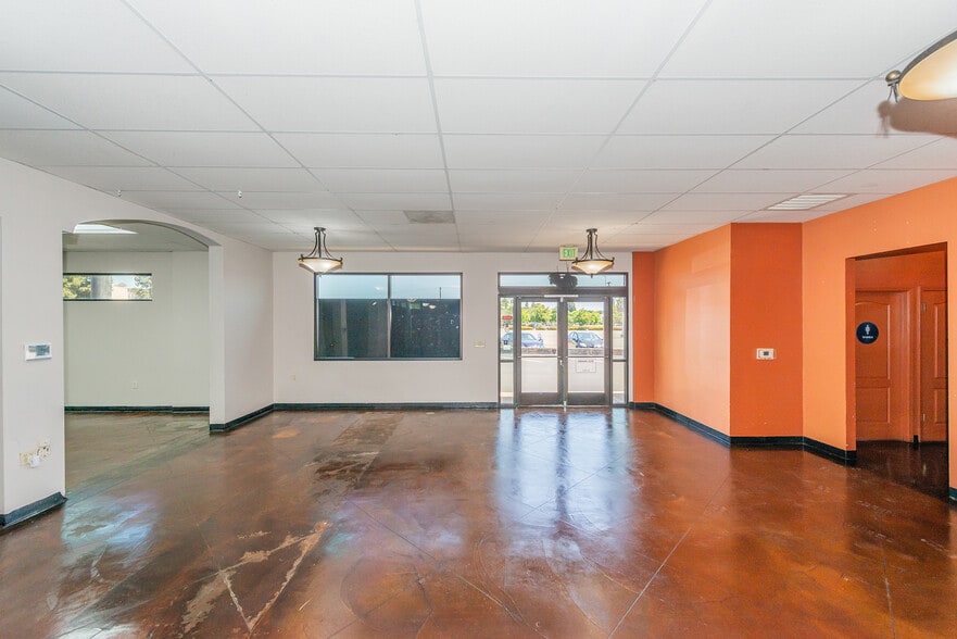 More Photos Of 2395 Athens Ave, Redding Restaurant For Sale