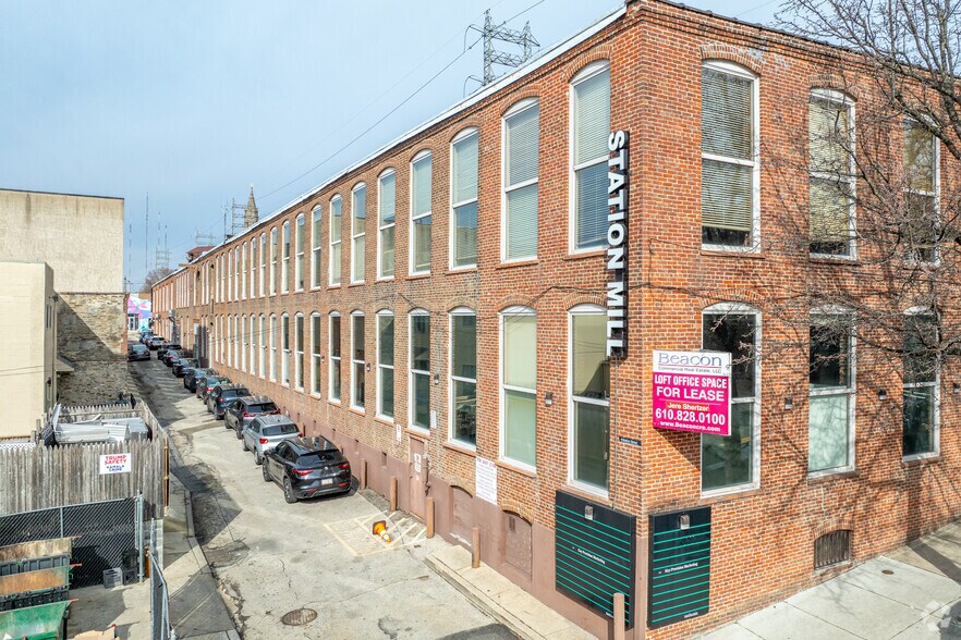 Primary Photo Of 10 Shurs Ln, Philadelphia Office For Lease