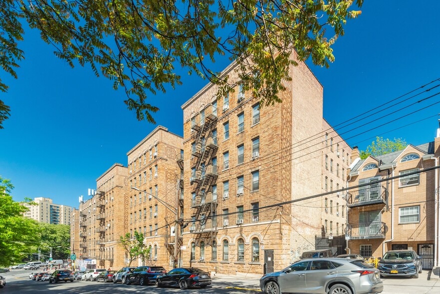 More Photos Of 2300 Sedgwick Ave, Bronx Apartments For Sale