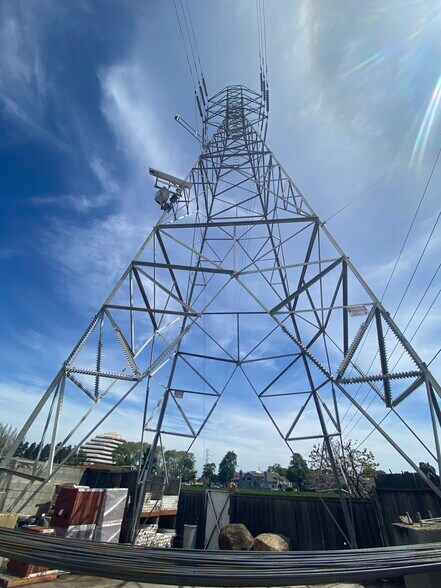 More Photos Of 2075 Norfolk St, San Mateo Freestanding For Sale