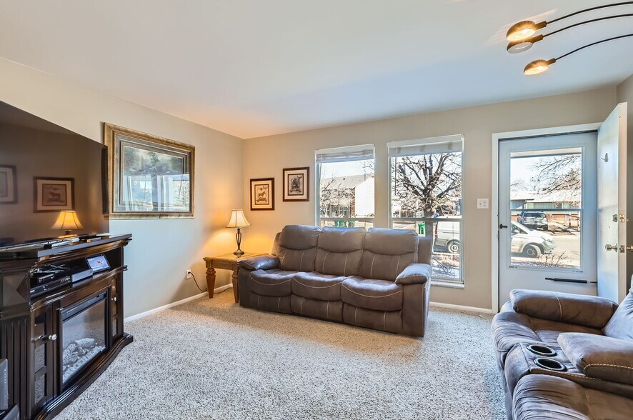 More Photos Of 9 Lansing St, Aurora Apartments For Sale