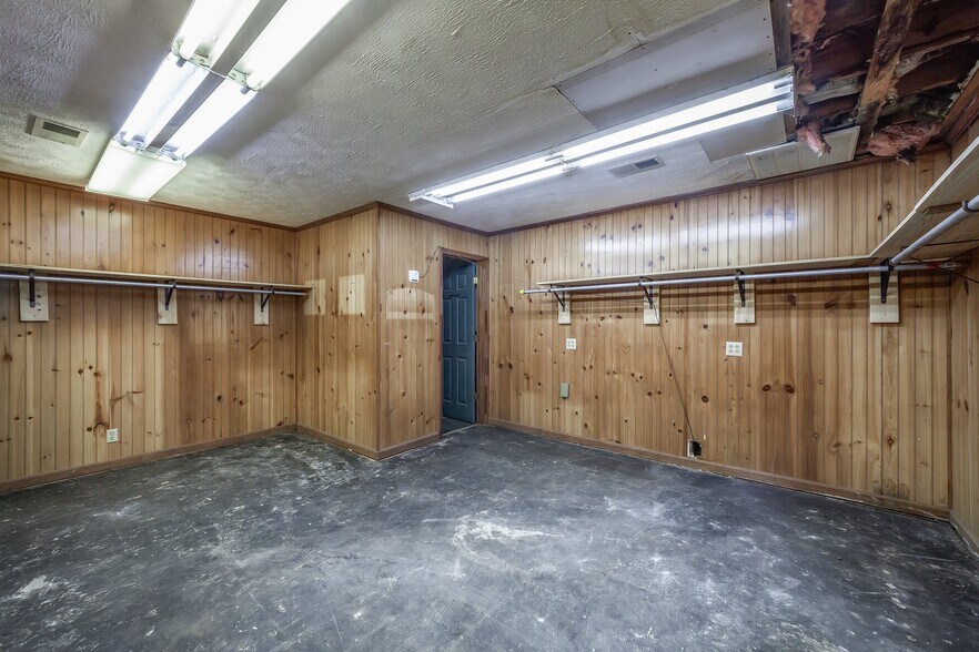 More Photos Of 144-145 Rosedale St, Jackson Warehouse For Sale