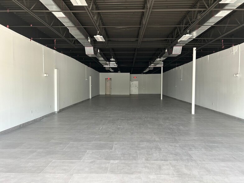 More Photos Of 5317-5327 W 20th Ave, Hialeah Storefront For Lease